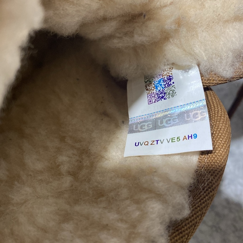 Ugg Neumel Kids Boots - Picture 9 of 12